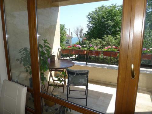Sea Garden Lux Apartment