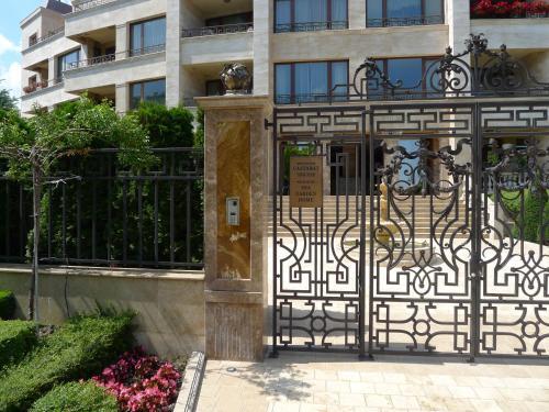 Sea Garden Lux Apartment