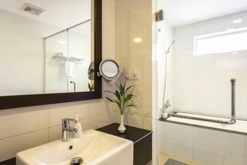 J's Links Angkor Boutique Hotel