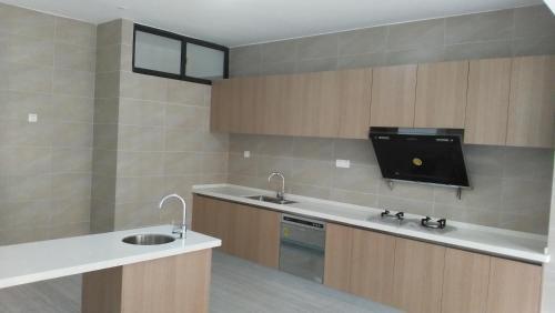 Yihai Home Seaview Apartment