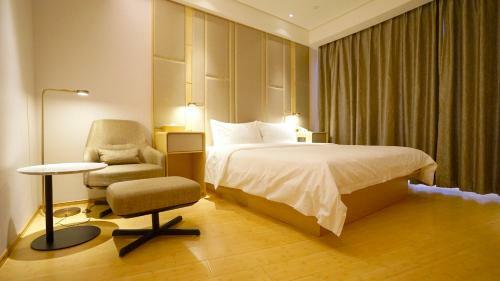 Ji Hotel Beijing Shijingshan Wanda West