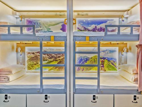 Pathfinder Chengdu Chasing Dream Hostel Chunxi Road Branch