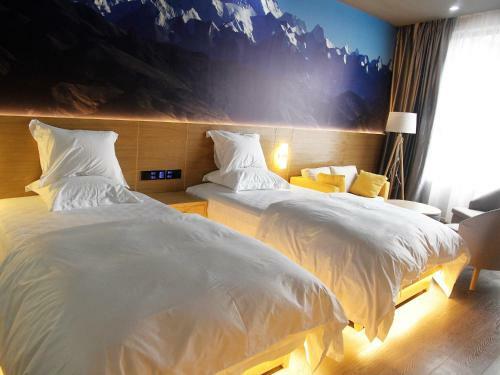 Pathfinder Chengdu Chasing Dream Hostel Chunxi Road Branch