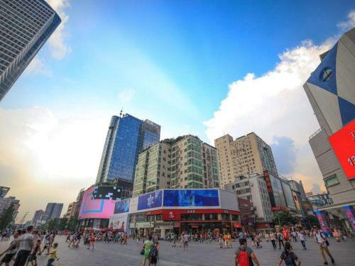 Pathfinder Chengdu Chasing Dream Hostel Chunxi Road Branch