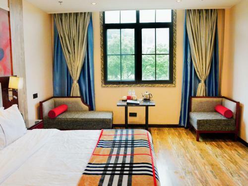 Xinyi Art Suit Hotel