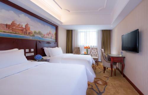 Vienna Hotel Wuhan Panlong City