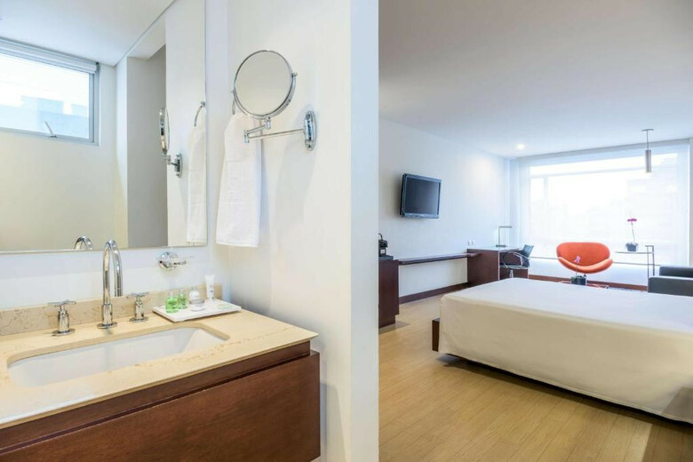 Hotel NH Royal Urban 93