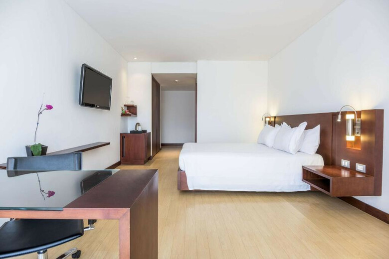 Hotel NH Royal Urban 93