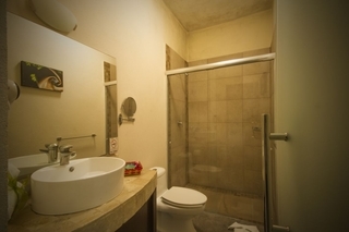 Monteleon Hotel And Suites
