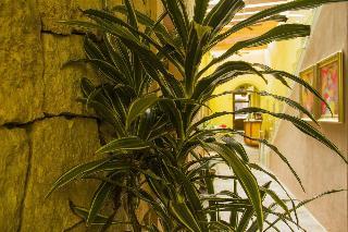 Monteleon Hotel And Suites