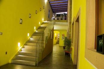 Monteleon Hotel And Suites