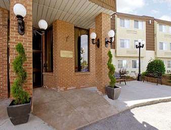 Hotel Travelodge Ottawa East