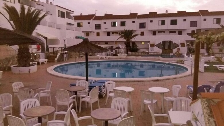 Apartamentos Alondras Park