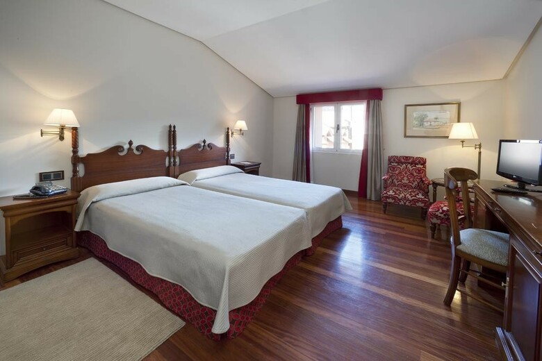 Hotel Parador De Ca�adas Del Teide