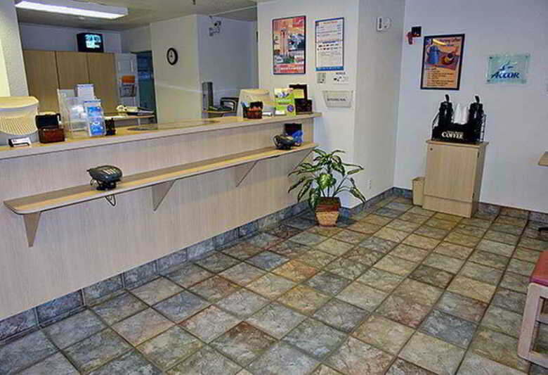 Hotel Motel 6 North Kirkland