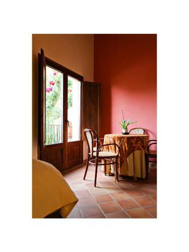 Hotel Castell De Gimenelles