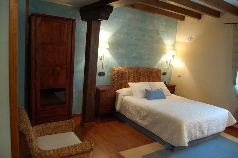 Hotel La Casona De Revolgo