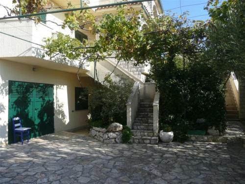 Apartment In Barbat/insel Rab 16210b
