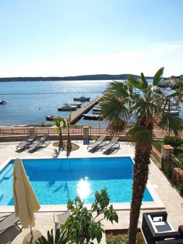 Two-bedroom Apartment In Barbat I