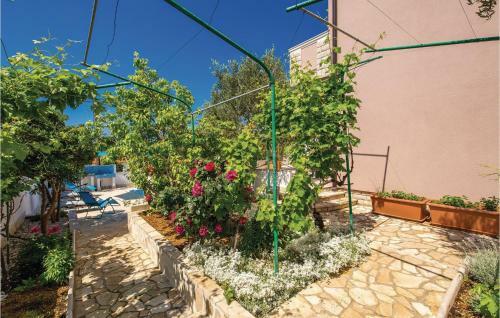 Three-bedroom Holiday Home In Barbat