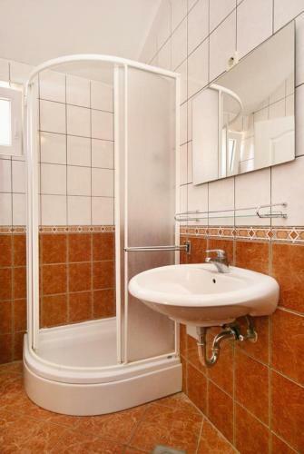 Apartments With A Parking Space Baska (krk) - 5450