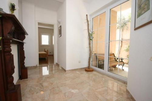 Hostal Double Room Baska Voda 6704a