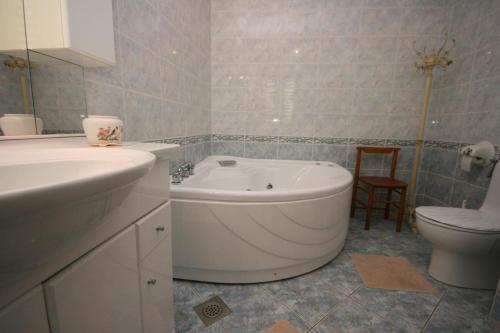 Hostal Double Room Baska Voda 6704a