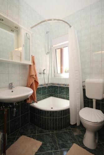Hostal Double Room Baska Voda 6704a