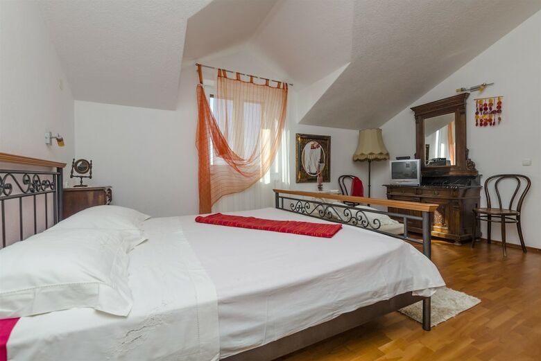 Hostal Apartments And Rooms Lea