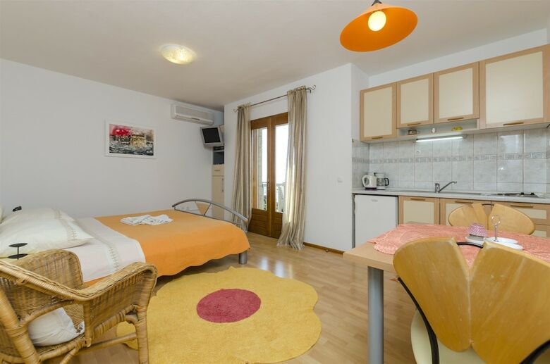 Hostal Apartments And Rooms Lea