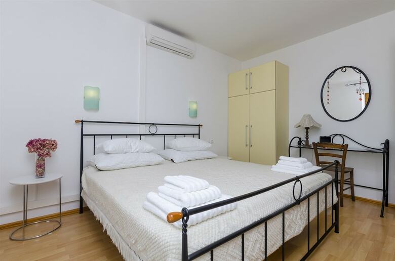 Hostal Apartments And Rooms Lea