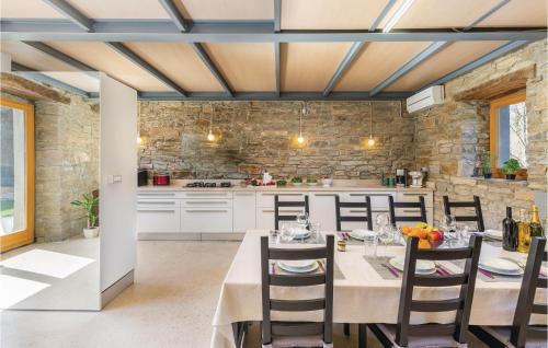Two-bedroom Holiday Home In Buzet