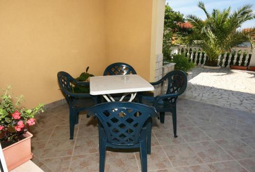 Apartments With A Parking Space Crikvenica - 5532