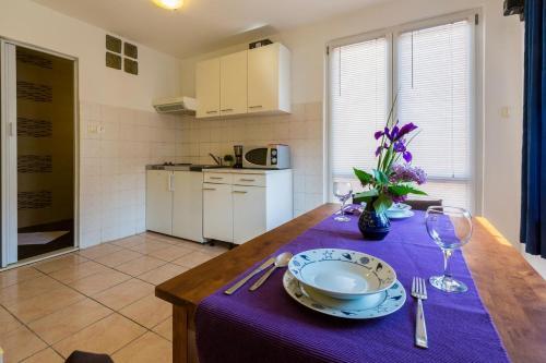 Apartments With A Parking Space Crikvenica - 13572