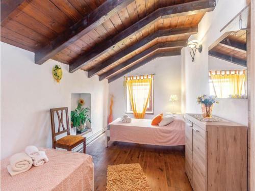 Three-bedroom Holiday Home In Dobrinj