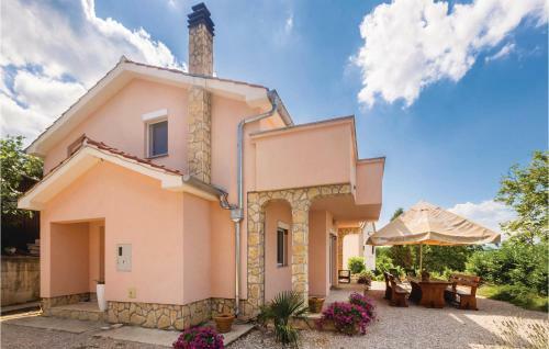 Three-bedroom Holiday Home In Klanice