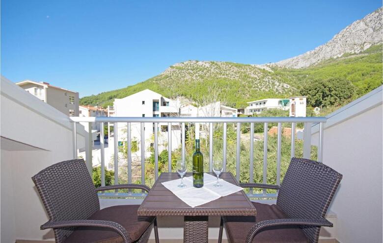 Three-bedroom Holiday Home In Drvenik