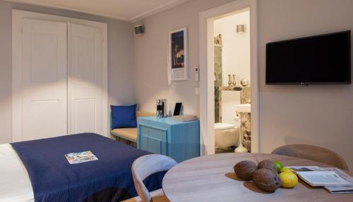 Hostal Clouds Boutique Guesthouse
