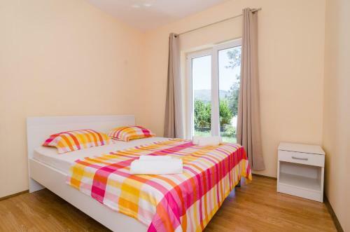 Apartments & Rooms Tapera