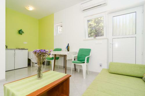 Apartments & Rooms Tapera