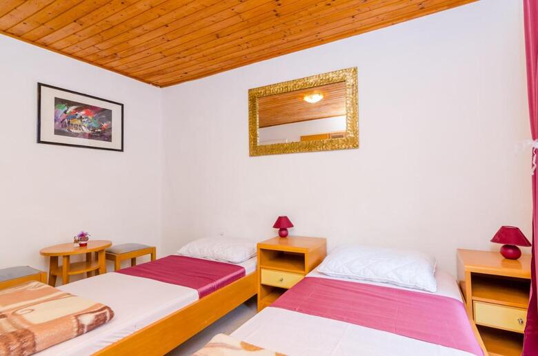 Hostal Rooms Jozomare