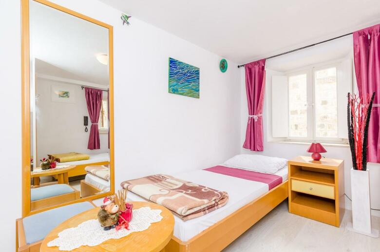 Hostal Rooms Jozomare
