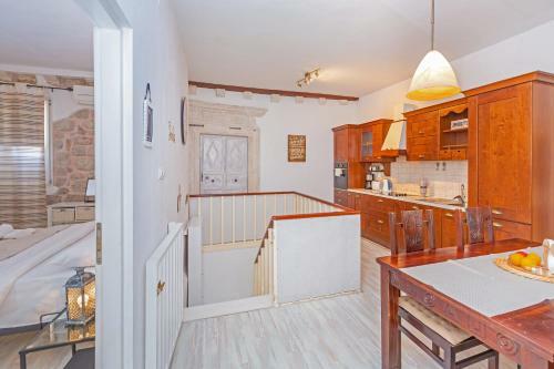 Hostal Apartments And Room Le Petit Nono