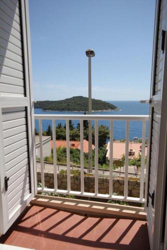 Apartments By The Sea Dubrovnik - 8824