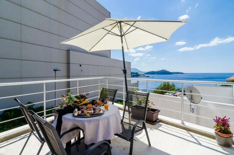 Hostal Apartment & Room Lady O