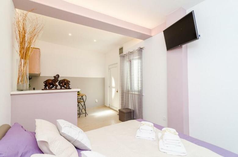 Hostal Apartment & Room Lady O