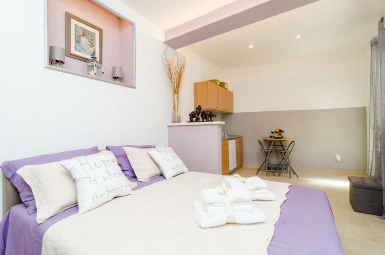 Hostal Apartment & Room Lady O
