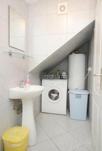 Apartments And Rooms With Wifi Dubrovnik - 9071