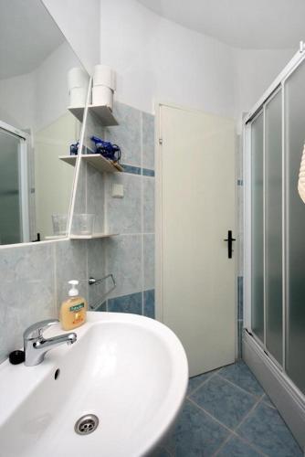 Apartments With A Parking Space Dubrovnik - 4752
