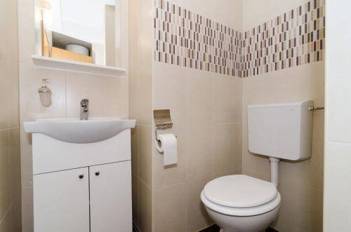 Apartments And Rooms With Wifi Dubrovnik - 11145